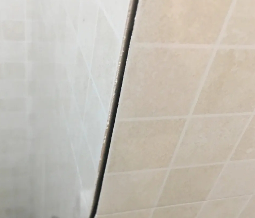宝鸡瓷砖空鼓维修公司分享阳台瓷砖脱落的修复过程可以分为以下几个步骤